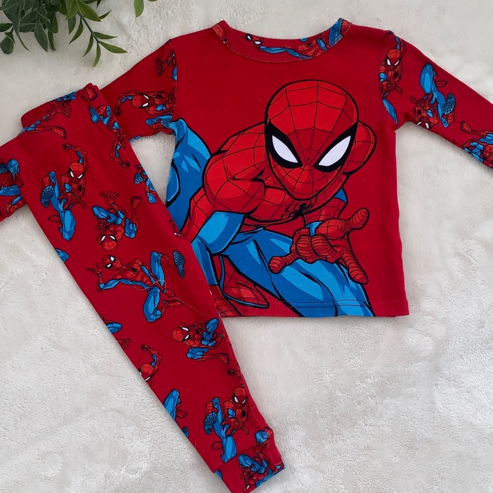 Spider-Man Pajama Set 2T EUC Marvel Spiderman